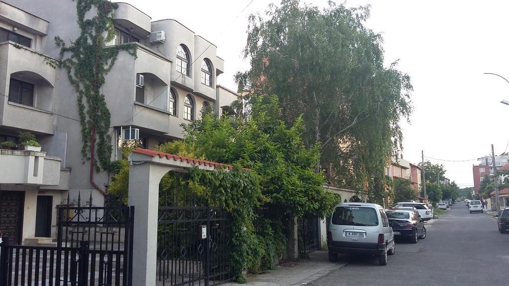 Dvete Brezi Hotel Burgas Exterior photo